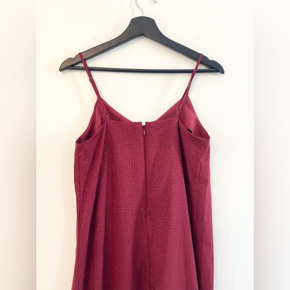 The nines by hatch maroon satin sleeveless maternity dress tiered skirt midi XS - Picture 5 of 9